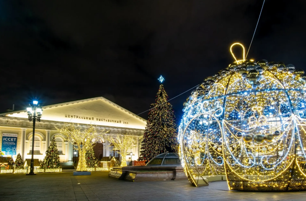 Здание Манежа